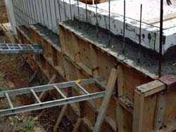 Rehl House: Backwall concreted poured.